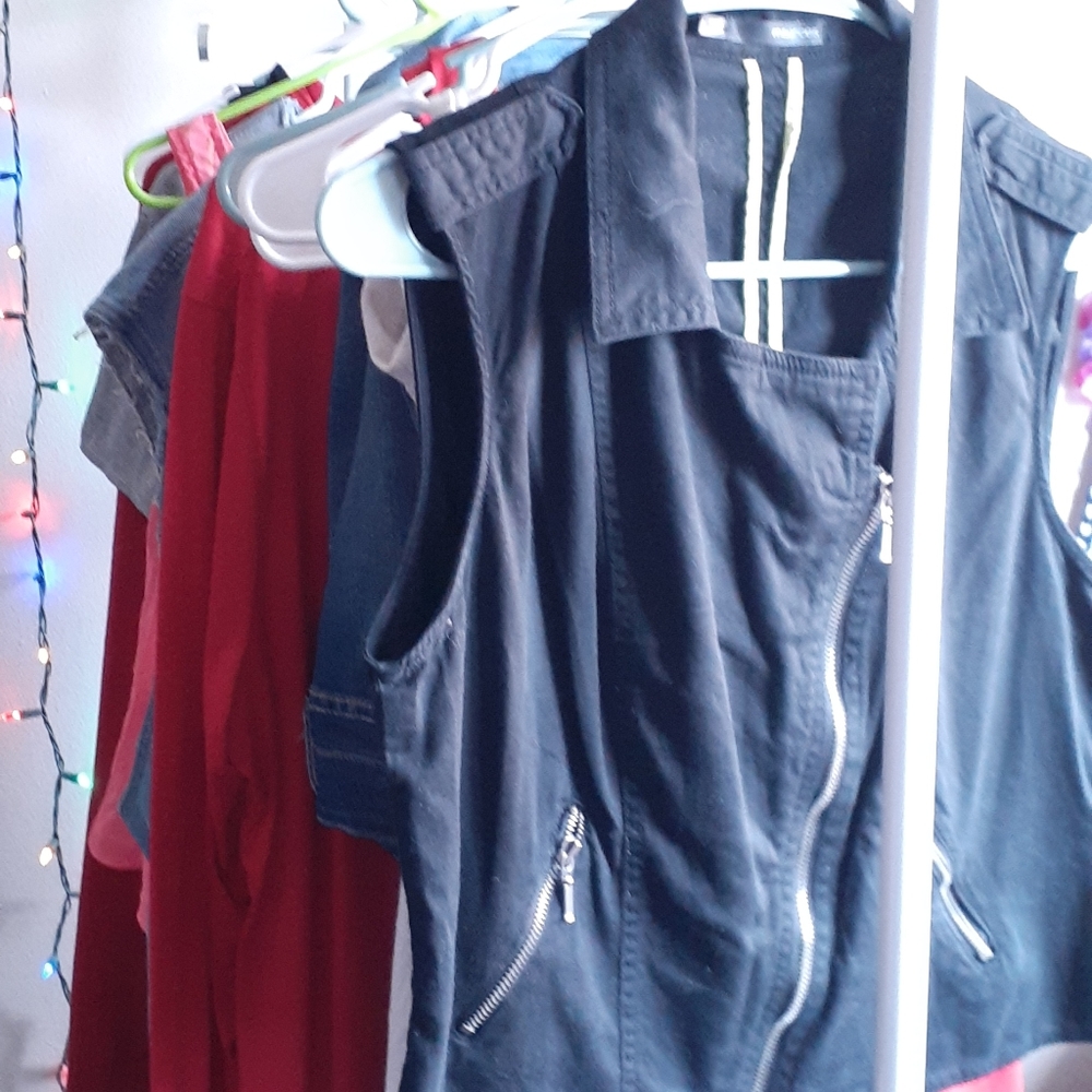 Zip up vest